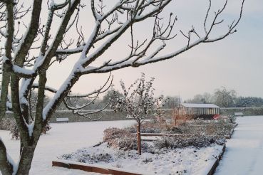 photo-jardin-enneige-chateau-saint-gilles