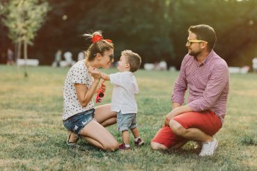 photo-couple-enfant-jardin-que-faire-a-bayeux