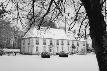 photo-chateau-noir-et-blanc-neige-chateau-saint-gilles