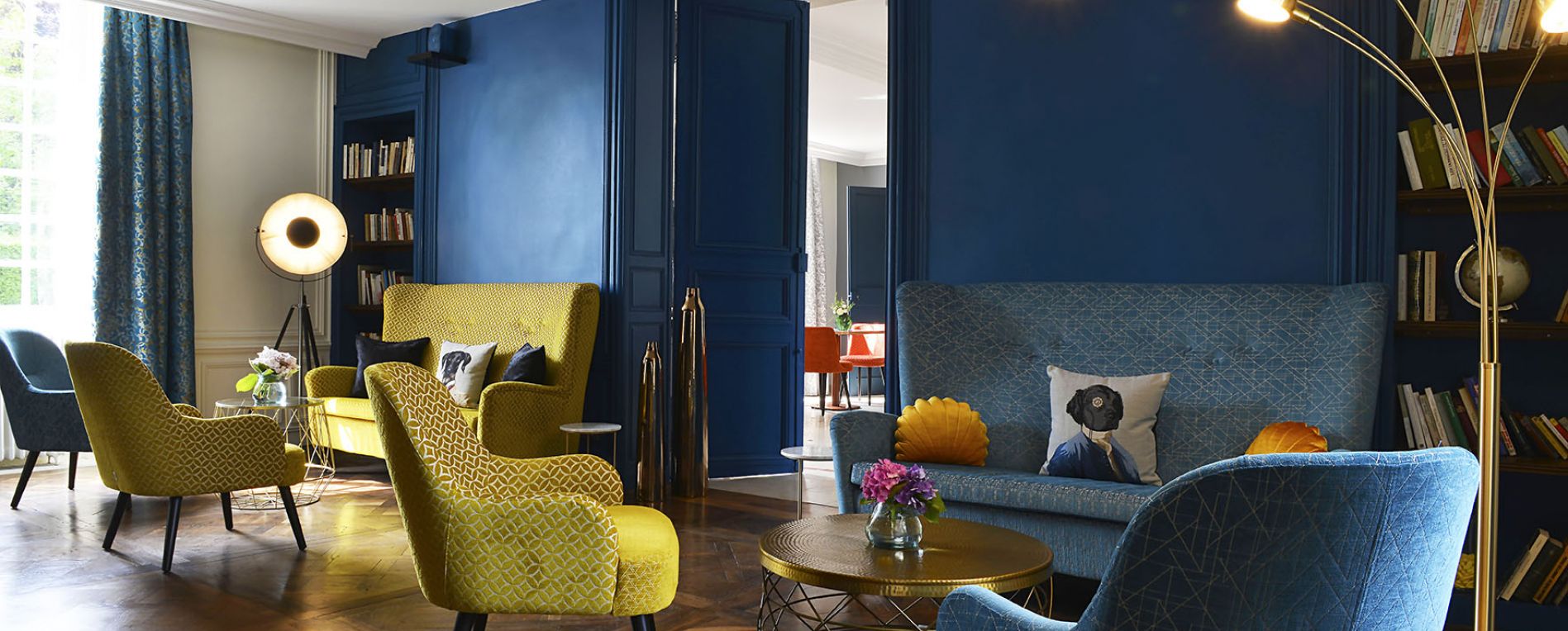 photo-salon-bleu-fauteuils-chateau-saint-gilles